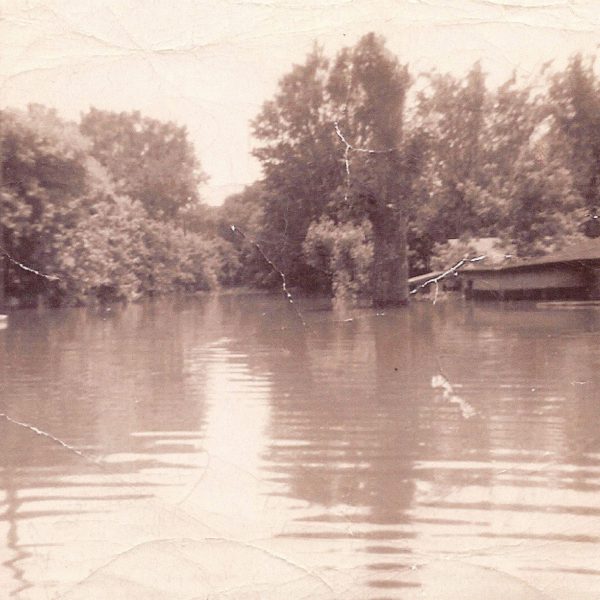 Wildwood Historical Society - Flood - Meremac river flooding, Glencoe